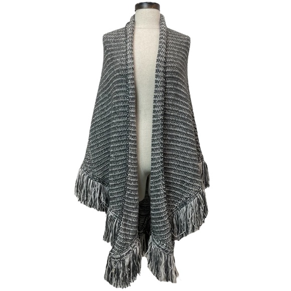 Treasure & Bond Sweaters - TREASURE & BOND fringe knit shawl | ONE SIZE